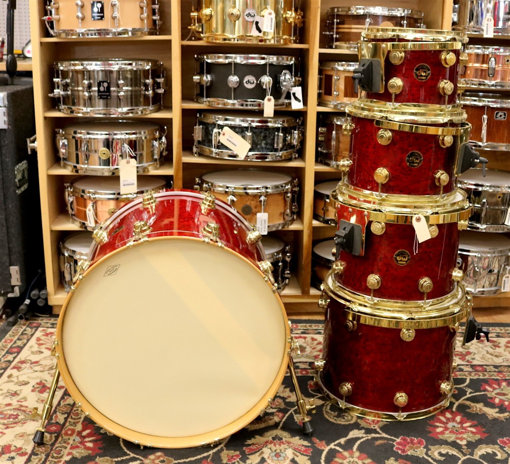 Et brukt DW Exotic Kit Birdseye Maple KitEt brukt DW Exotic Kit Birdseye Maple Kit  