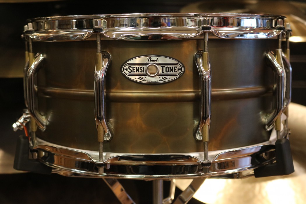 Pearl 14x6.5 Sensitone Heritage Black Nickel Over Brass Snare Drum