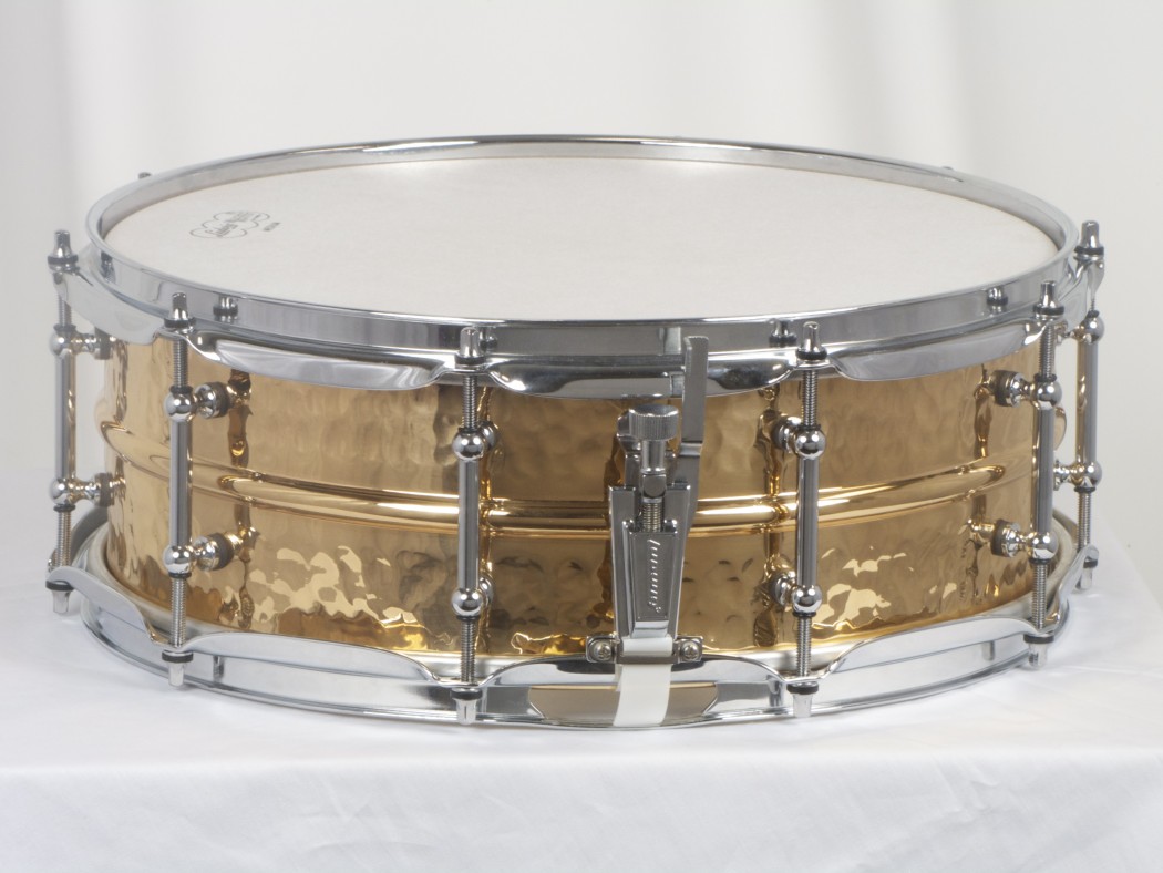 Ludwig 14x6.5 Hammered Brass Snare Drum with Tube Lugs (LB422BKT)